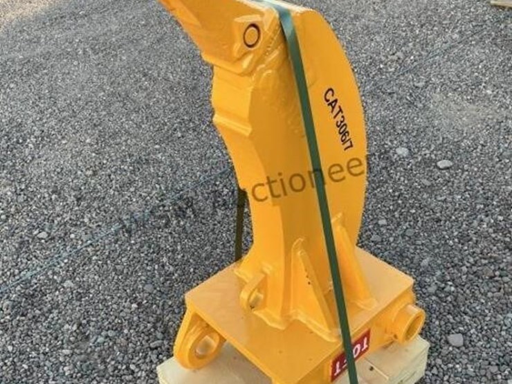2026-caterpillar-306-image-3