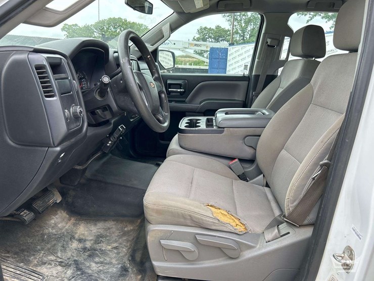 2015-chevrolet-silverado-2500hd-image-12