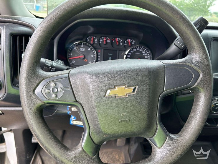 2015-chevrolet-silverado-2500hd-image-16