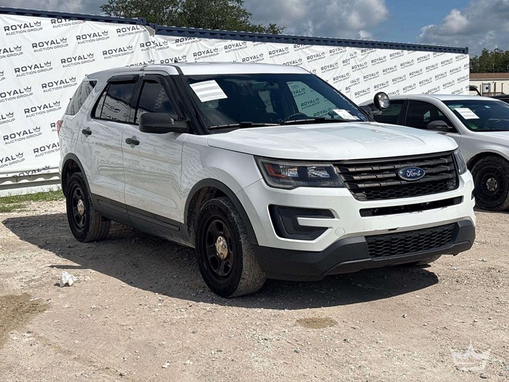 2018-ford-explorer-image-2