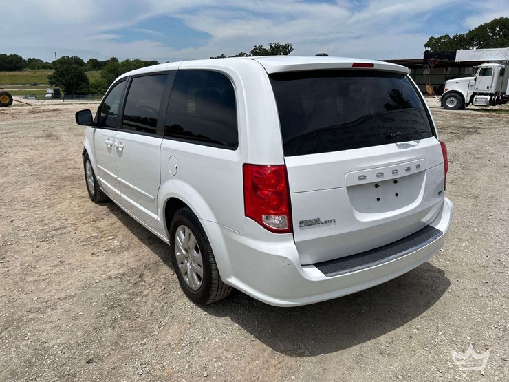 2016-dodge-grand-caravan-image-2