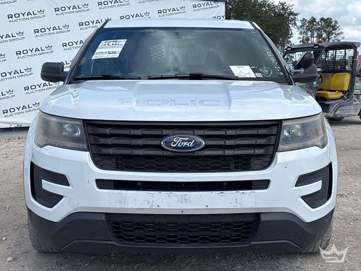 2019-ford-explorer-image-21