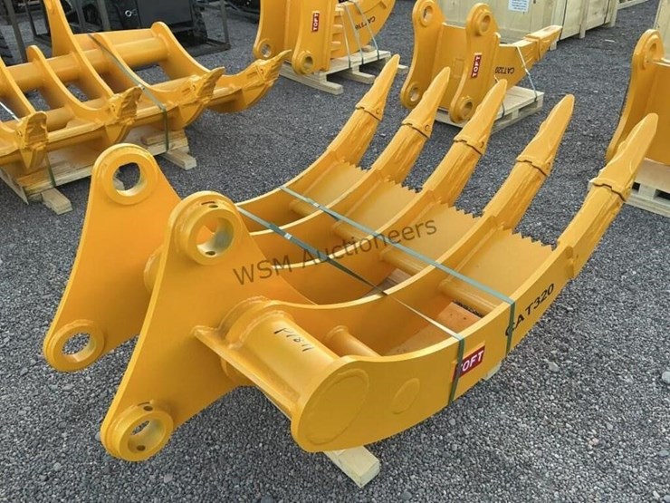 2025-caterpillar-320-image-1