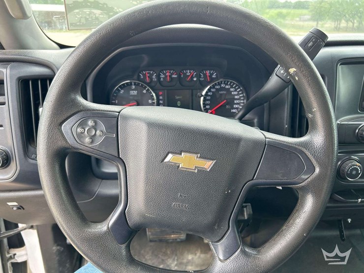 2015-chevrolet-silverado-2500hd-image-14
