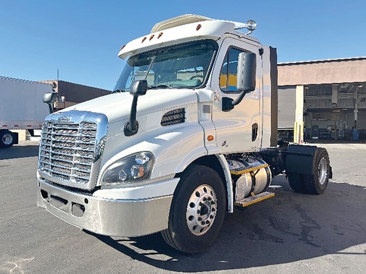 2018-freightliner-cascadia-113-image-1