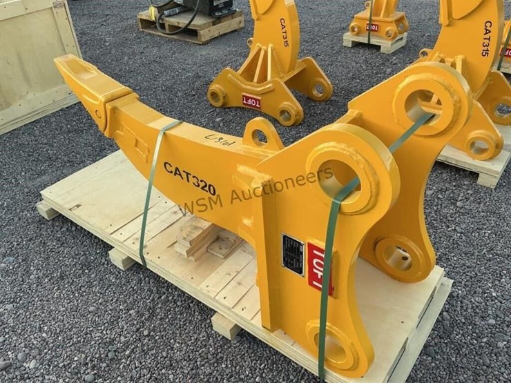 2025-caterpillar-320-image-4