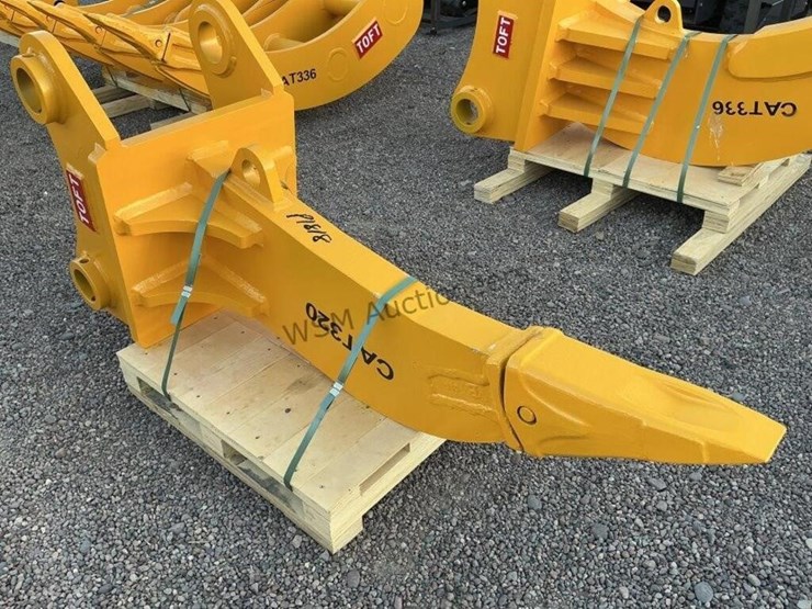 2025-caterpillar-320-image-2