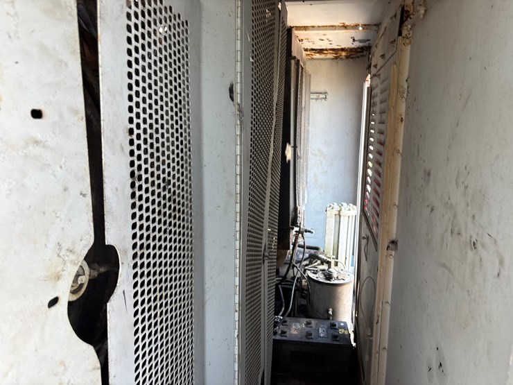 cummins-855-image-37