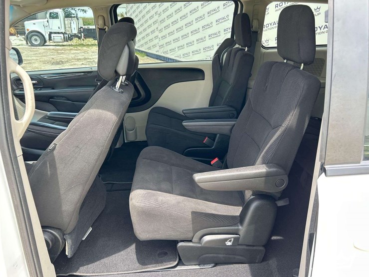 2016-dodge-grand-caravan-image-20