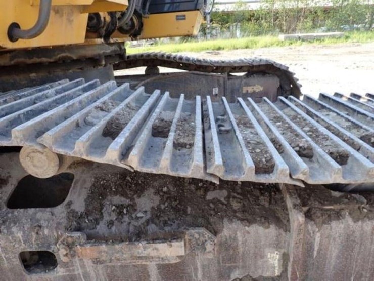 2009-deere-270d-lc-image-56
