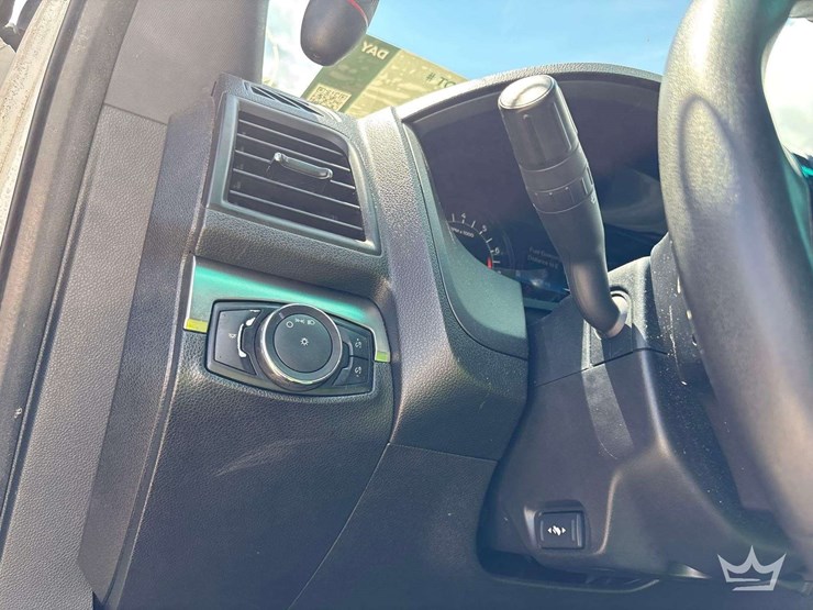 2018-ford-explorer-image-12