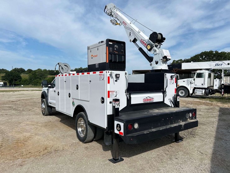 2023-ford-f550-image-3