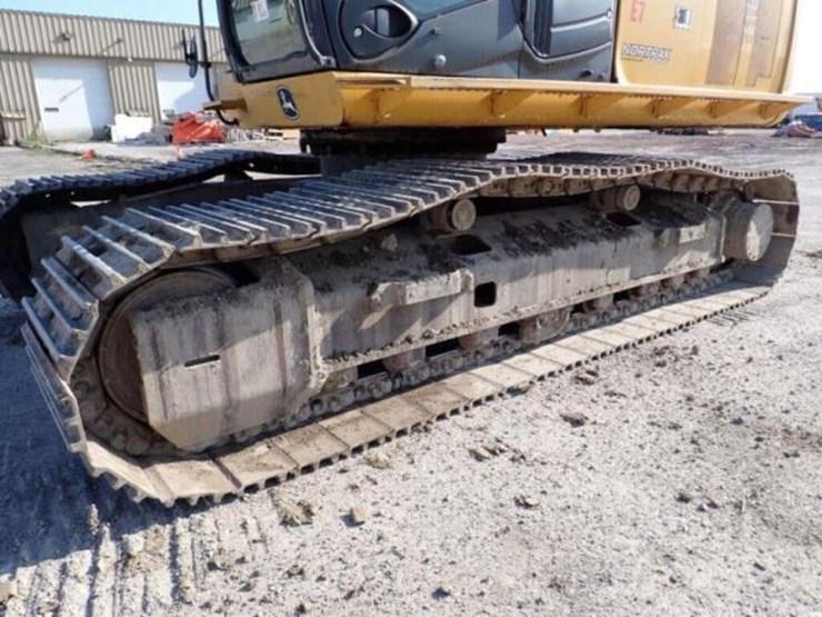 2009-deere-270d-lc-image-36