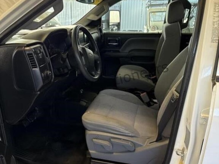 2018-chevrolet-silverado-3500hd-image-24