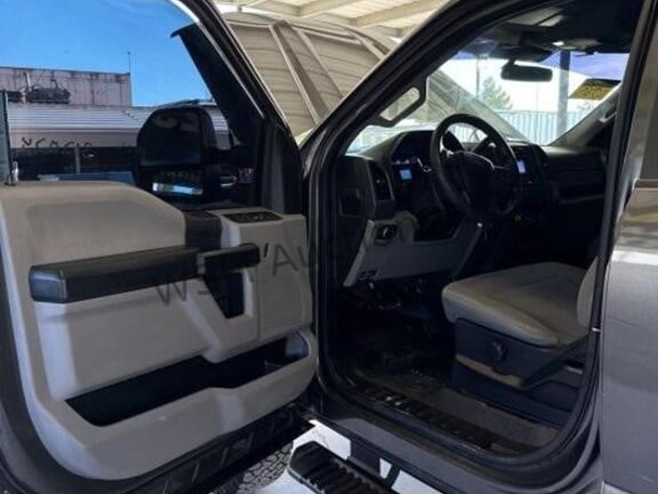 2020-ford-f250-image-24