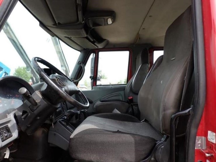 2005-international-durastar-4200-image-20