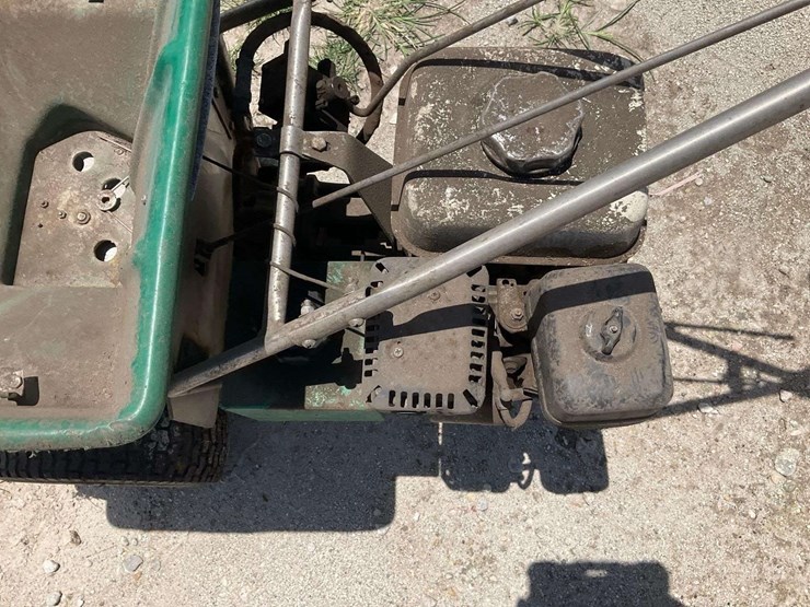 lesco-broadcast-spreader-image-5