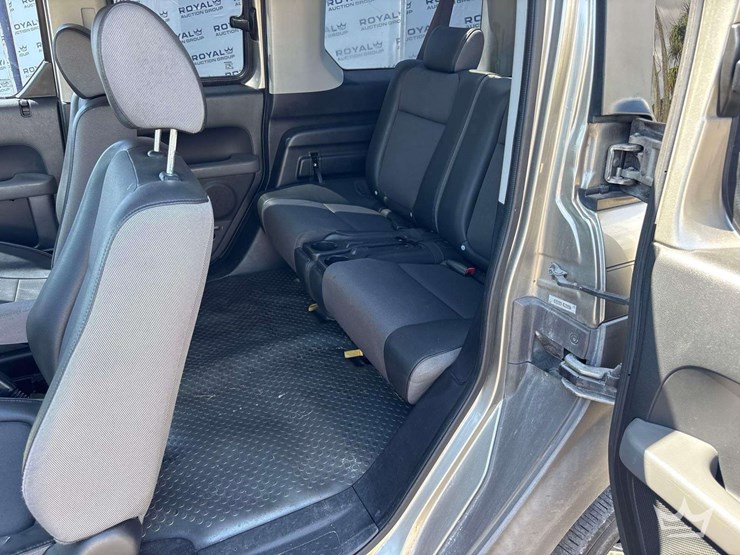 2003-honda-element-image-18