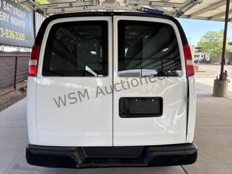 2016-chevrolet-express-2500-image-8