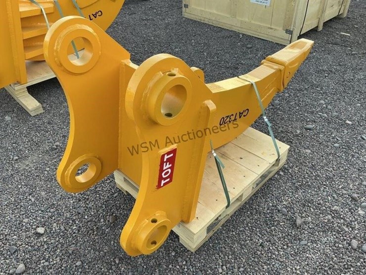2025-caterpillar-320-image-1