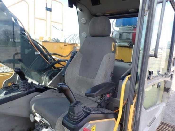 2015-volvo-ec250el-image-17