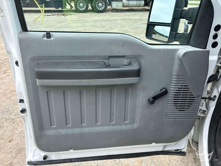 2013-ford-f350-image-11