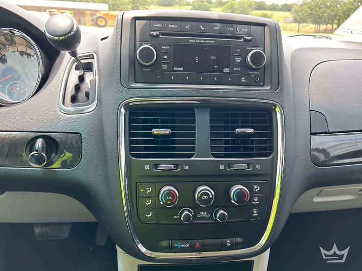 2016-dodge-grand-caravan-image-17