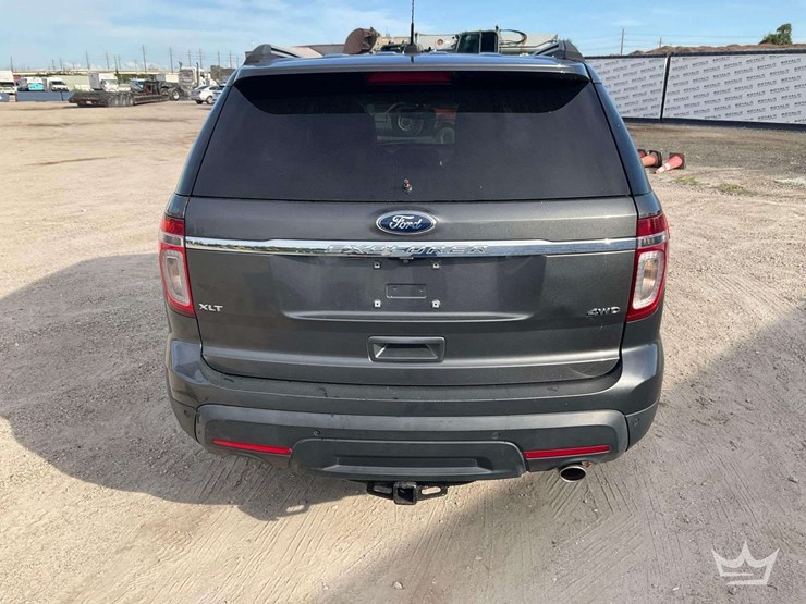 2015-ford-explorer-image-31
