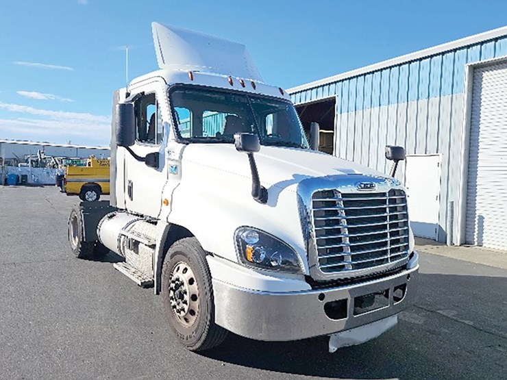 2019-freightliner-cascadia-125-image-1