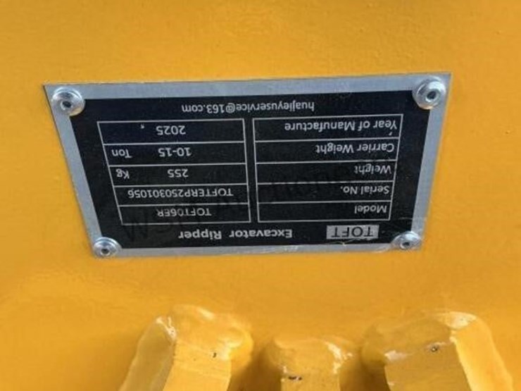 2025-caterpillar-315-image-5