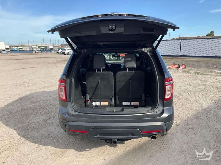 2015-ford-explorer-image-33