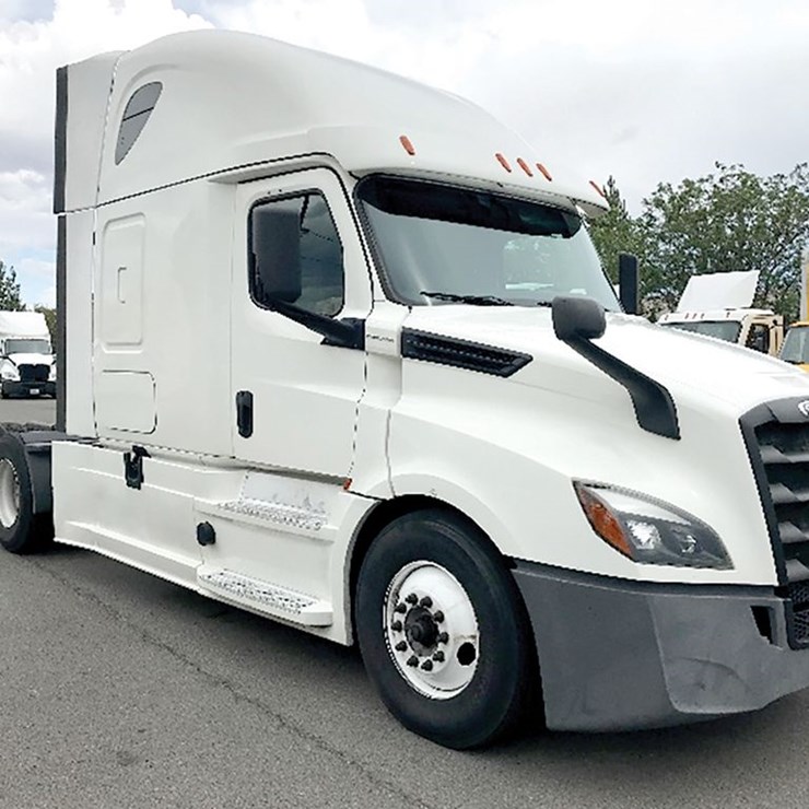 2020 FREIGHTLINER CASCADIA 126