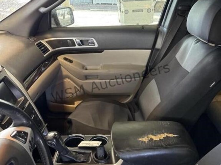 2011-ford-explorer-limited-image-20