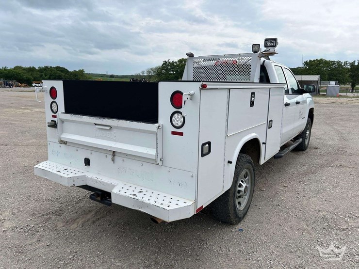 2015-chevrolet-silverado-2500hd-image-3