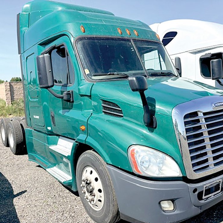2018 FREIGHTLINER CASCADIA 113