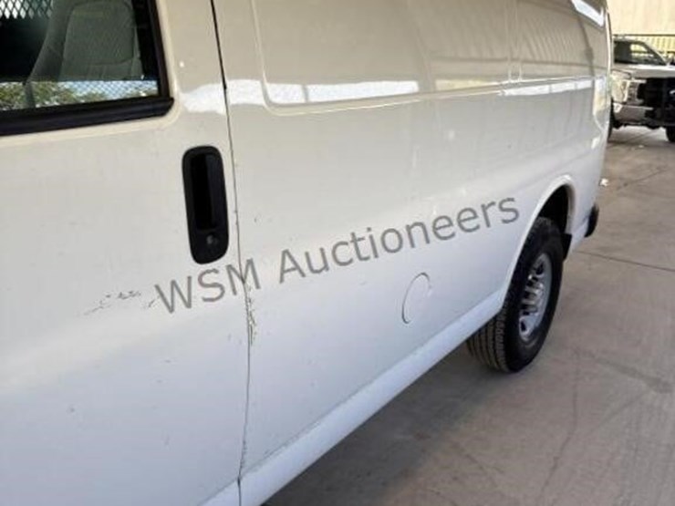 2015-chevrolet-express-2500-image-5