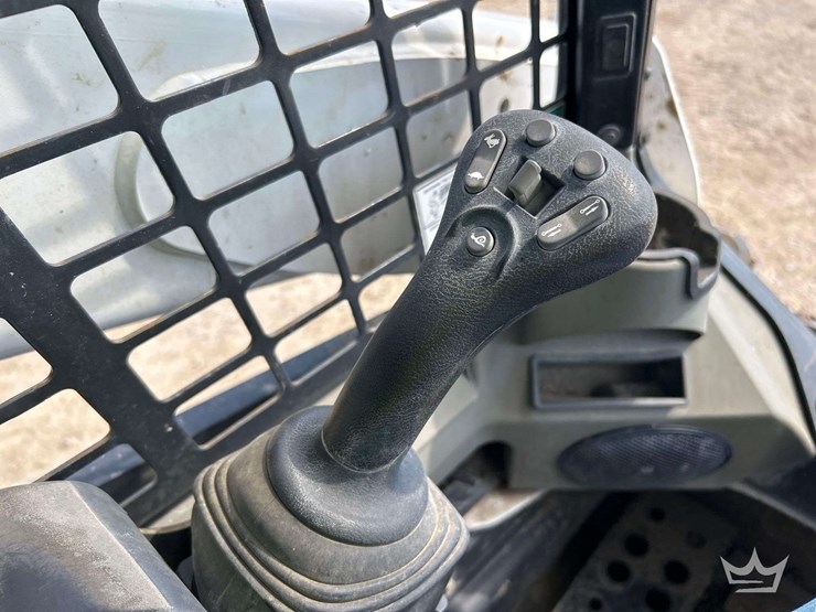 2021-bobcat-t740-image-14