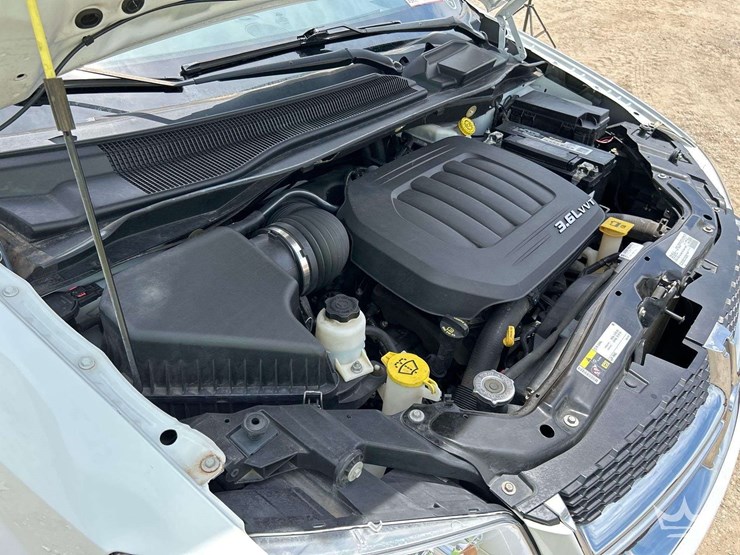2016-dodge-grand-caravan-image-9