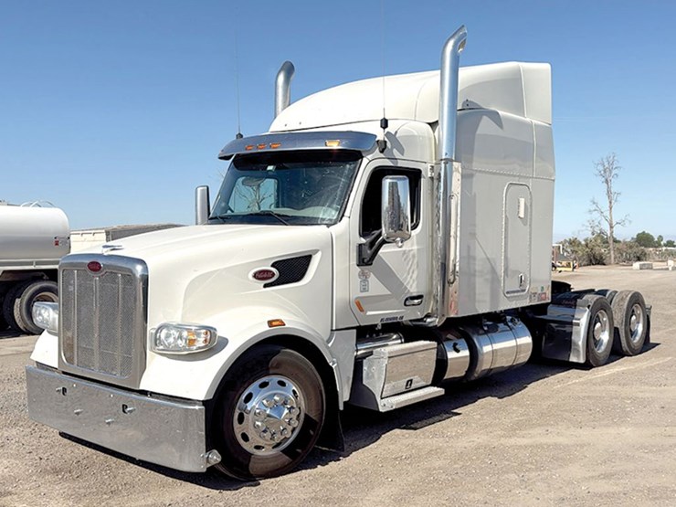2020-peterbilt-567-image-3