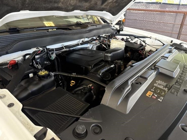 2018-chevrolet-silverado-3500hd-image-14