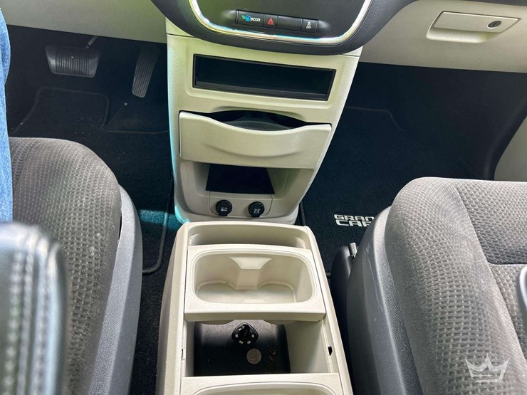 2016-dodge-grand-caravan-image-18