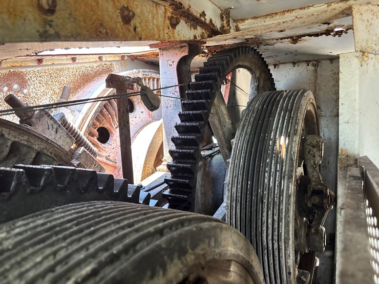 cummins-855-image-40