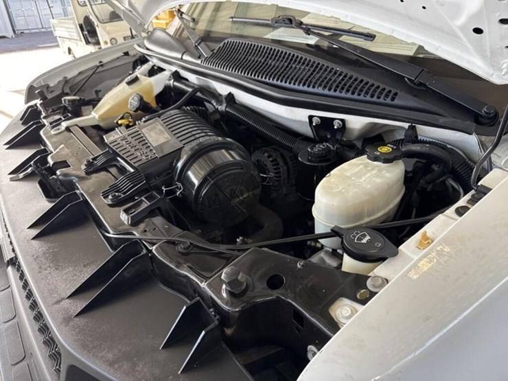 2015-chevrolet-express-2500-image-16