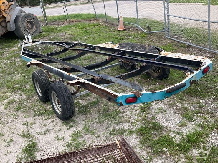 28ft-t/a-boat-trailer-image-4