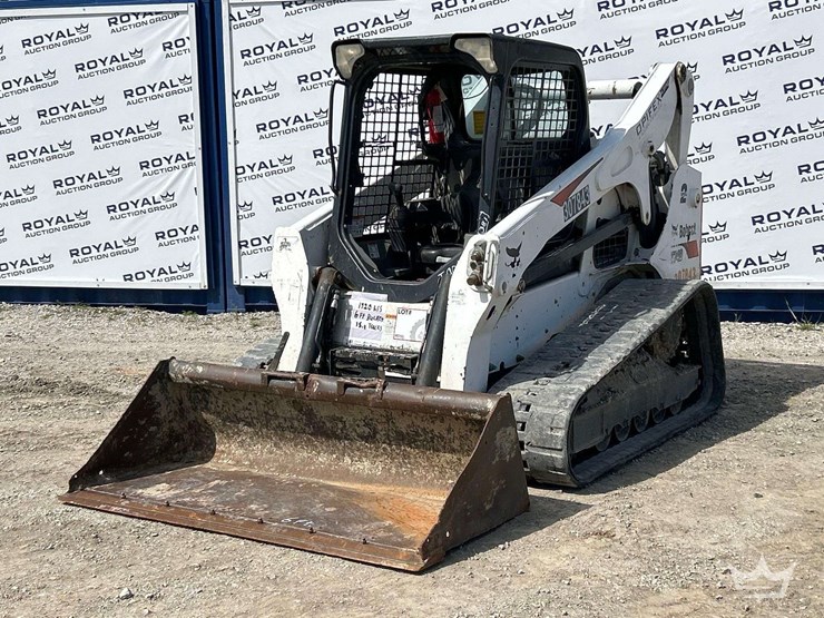 2021-bobcat-t740-image-1