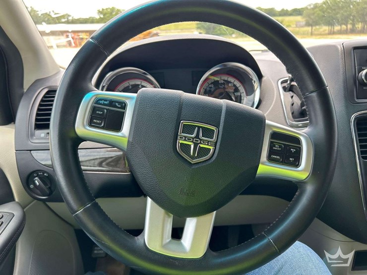 2016-dodge-grand-caravan-image-14