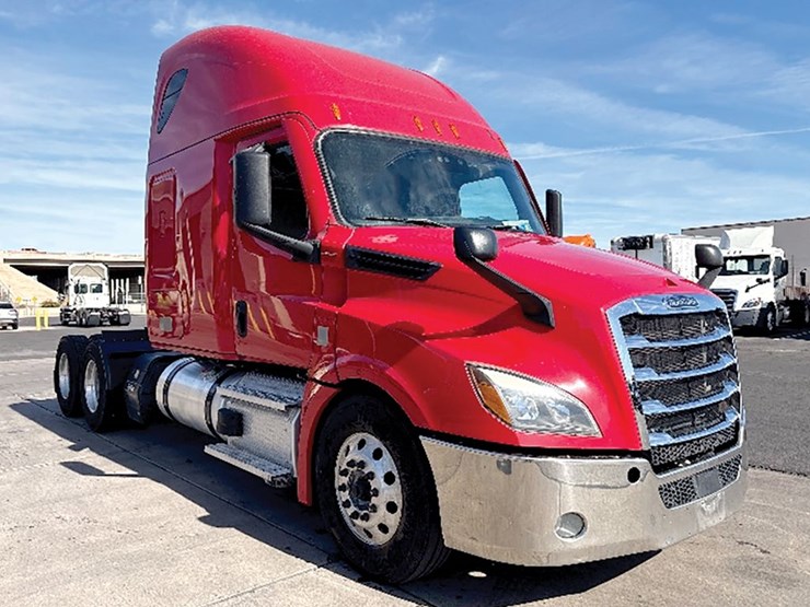 2021-freightliner-cascadia-126-image-1