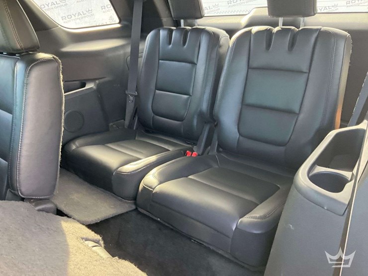 2015-ford-explorer-image-22