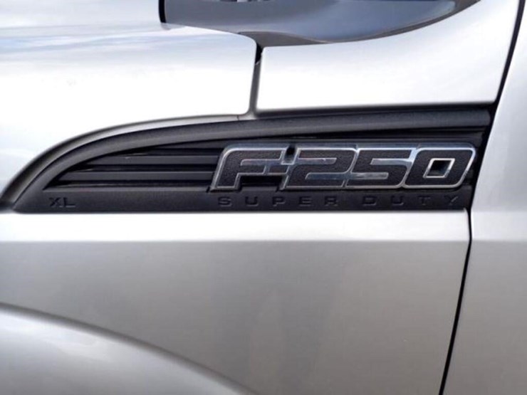 2013-ford-f250-xl-image-22