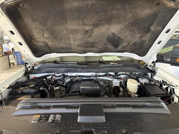 2018-chevrolet-silverado-3500hd-image-12
